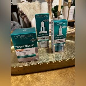 BRAND NEW NEVER OPENED L'Oreal Paris Bright Reveal Set
